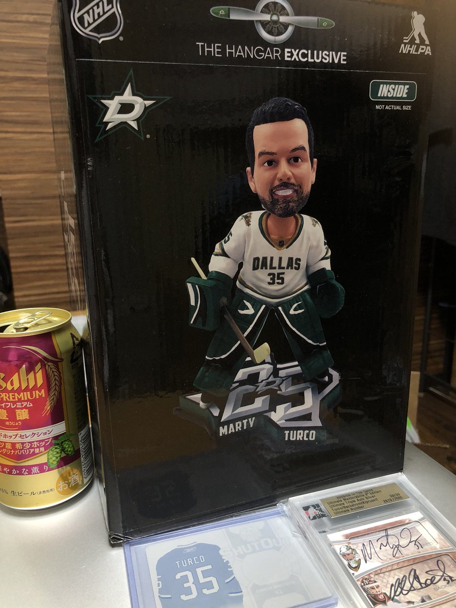 shinchir's tweet photo. Huge mail day.
Three items are added to my @mturco35 collection. This bobblehead maybe the only one in Japan.
Cool items with cool beer. https://t.co/wpq84y1ACL