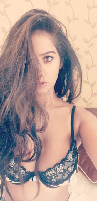 Very Good Afternoon. Big kisses 😘😘😘 My beautiful TweetHearts. #BadHairDay https://t.co/2GxMJJrZIo<a href="/tag/badhairday"class="tags"><span>#badhairday</span></a>