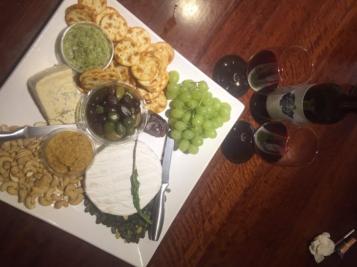 lsimpsonauthor's tweet photo. Brainstorming is made easier with @milawacheese blue cheese and wine @indigovineyard  @lovesabrewrites #amwriting #amwritingromance #findyourtribe https://t.co/ACw5NgLeoe