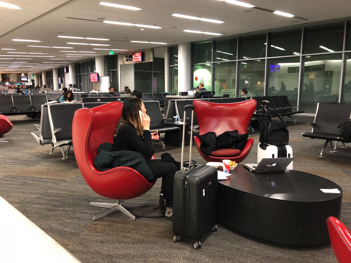 crystaljbaik's tweet photo. Ending a crazy week and starting a crazy weekend!

Srsly need to direct deposit my paycheck to SFO. Always on the fly✈️ https://t.co/aw9p1Ckzkv