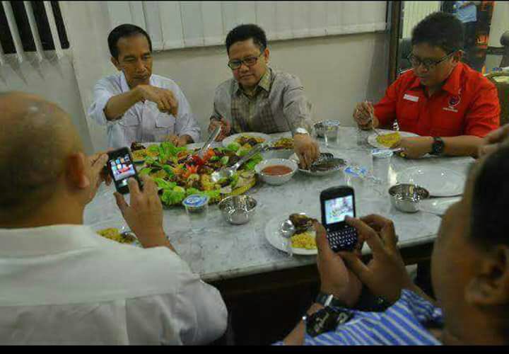 5ongkokEjayya's tweet photo. Kemesraan Antara @jokowi -  @cakimiNOW  merupakan Isyarat Nyata Betapa Bangsa ini akan Damai dan tentram dalam Bingkai JOIN @Jokowi_CakImin  2019. @DPP_PKB @cidilowe @beritaPKBsumsel @DPWPKB_jogja @EkoSandjojo @Arman_Kr_ @Akil68_ @WanSalassa @andiante70 https://t.co/mti4dn44PB