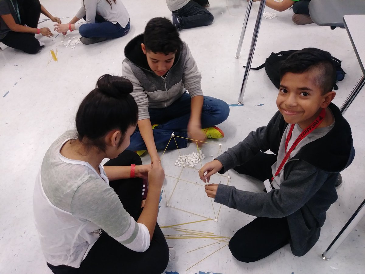 AVID_REMS's tweet photo. AVID students trying to build a tower out of marshmallows and spaghetti!!! 🍝😁😁😁 ❤️❤️❤️ #REMSWICOR https://t.co/XUxf4iZfjP