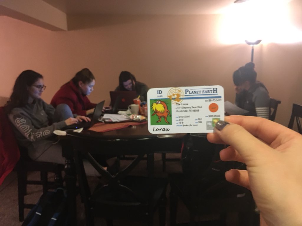 JR505087apes's tweet photo. People living in the US use more resources than anyone else in the world, we have the largest Economical Footprint. If everyone lived like me, we’d need 4.5 planet Earth’s to provide enough resources!! @franklinlorax #apespop https://t.co/AVuvqrnhho