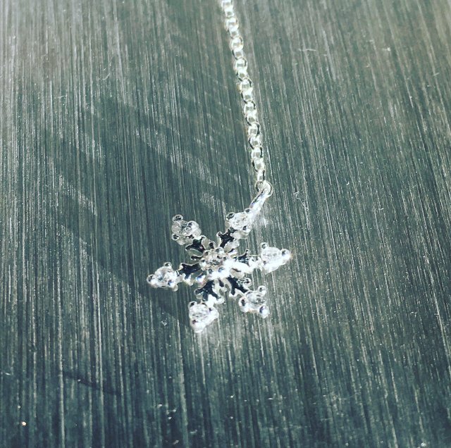 Saint Hilary's Day is historically the coldest day of the year. We're accessorising with this sparkly snowflake necklace, beautiful crystals set in sterling silver.
#treatyourself #sainthilary #sterlingsilver #snowflake #snow #winter #jewellery #giftsforher #necklace #silver