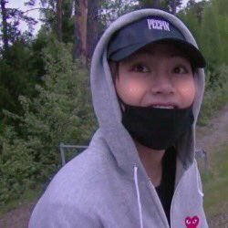 softboybot's tweet image. ↳ #BTS  ˖☽°.* #V ˖*°࿐*ೃ  .  ⋆