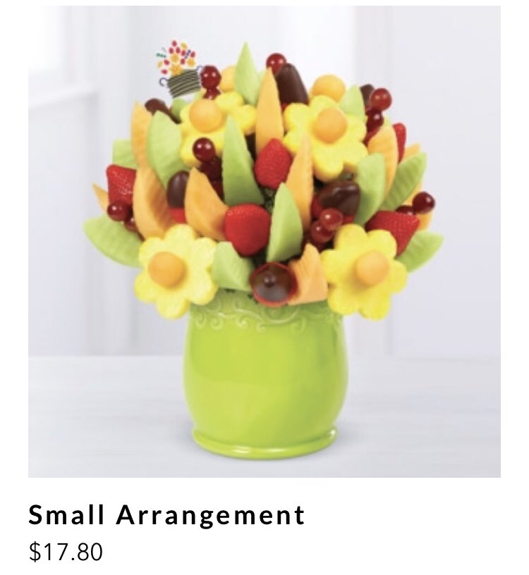 GoldenBasket_'s tweet photo. We are giving away one of our Small Arrangement gifts! Simply “heart” our picture to enter. The winner will be randomly selected in one week! May the odds be ever in your favor 😉😋 #fruit #giveaway #tablepiece #flowers #win #eatgolden 🍊🍓 https://t.co/G8n0KF3wjg