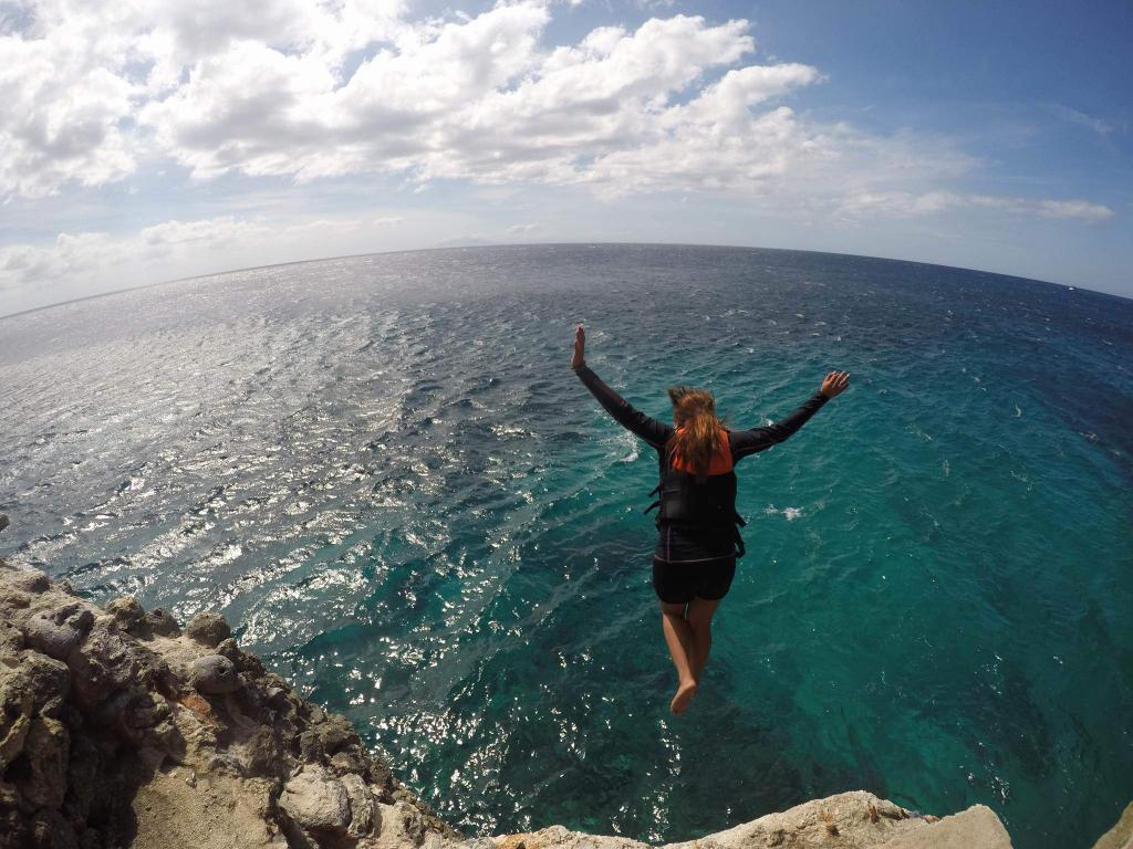 iamjhdynne's tweet photo. #FortuneIsland2018 #Cliffdiving #FirstAdventure #Judventures 🏔🏝 https://t.co/ivFpSRgHFB