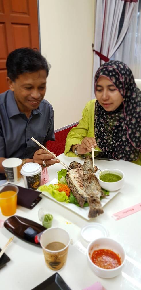 dofmalaysia's tweet photo. Jom rasai sendiri keenakan snowfish! Hanya di myDOF Valley, MAEPS Serdang.. #myDOF #PenerajuPerikanan https://t.co/YGXBVREgL9