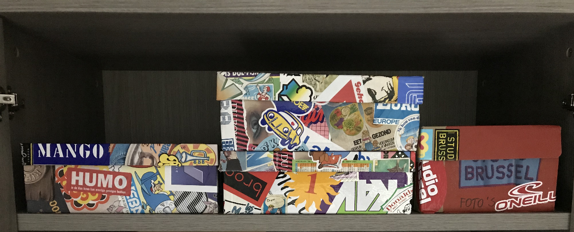 #nationalstickerday vandaag! Bij diXit zijn we fan! Onze jarenoude stickers blijven nog altijd goed plakken! #upcycling #wattedoenmetaldieschoendozen