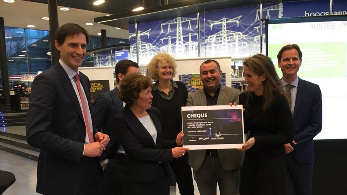 Minister Hoekstra geeft startsein voor Almeerse Uitdaging #uitdaging #Almere <a href="/nieuwebieb/">nieuwe bibliotheek</a> bit.ly/2rrLsA2