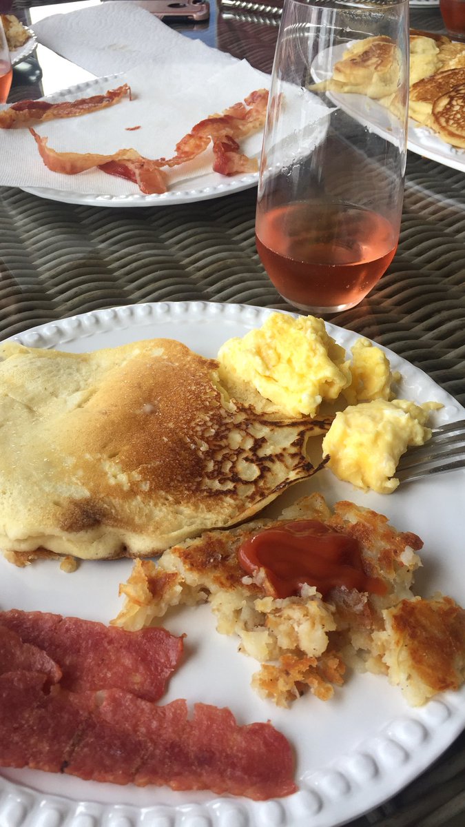 LaurenDawn_TV's tweet photo. Saturday morning with the FRAMILY! #MarcoMornings https://t.co/eM89wcobet