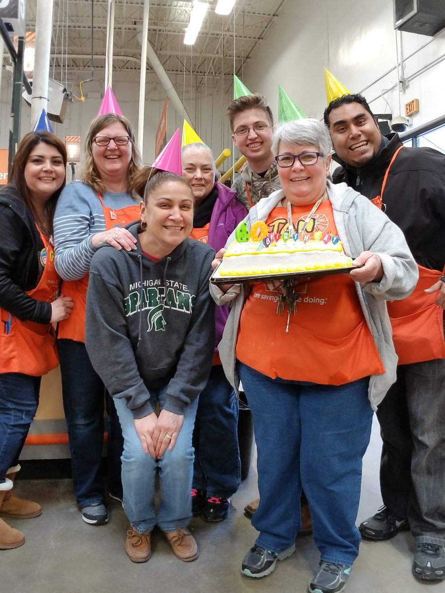 lupe_briseno's tweet photo. Happy 60th Birthday🎉Jan from 0537. Thank You so much for all you do for us it is greatly appreciated🎉 @JoePlasencio @anadavis11 @drago0320 @tori_bronson @dcreekent42 @Patti_333 @hoover_lisab @0537HomeDepot https://t.co/DcEGLIhxra