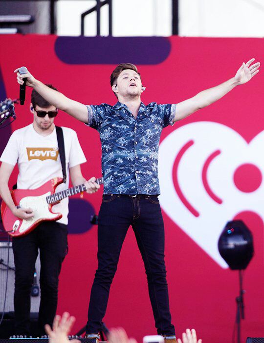 Tata20041D's tweet photo. RT to Vote

Diecisiete

#SlowHands #BestLyrics #iHeartAwards by @NiallOfficial https://t.co/uvBrItlUdH