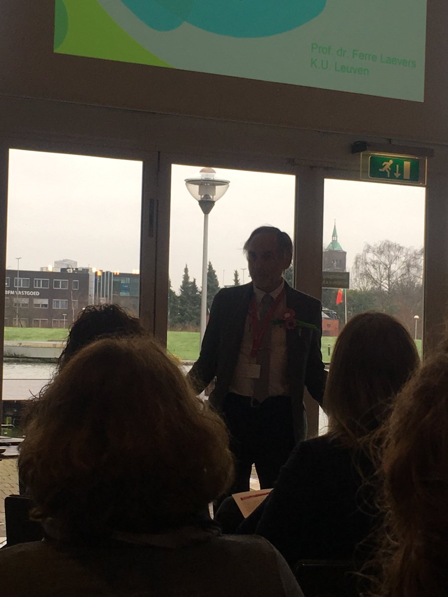 MargavdLinden's tweet photo. Workshop Ferre #Laevers “Betrokkenheid is de motor van de ontwikkeling” https://t.co/CrbQKpoZxF