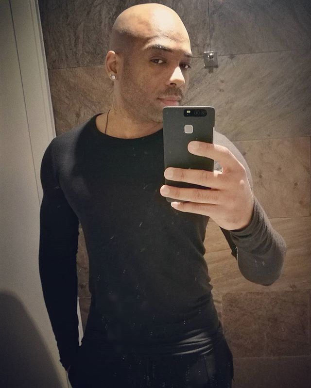 J_von_music's tweet photo. Time to enjoy the weekend😊 #weekend #singer #musicartist #blackoutfit #model #saturday #jvon #gymlook https://t.co/qApbX2nFsa https://t.co/N26n5nAdZR
