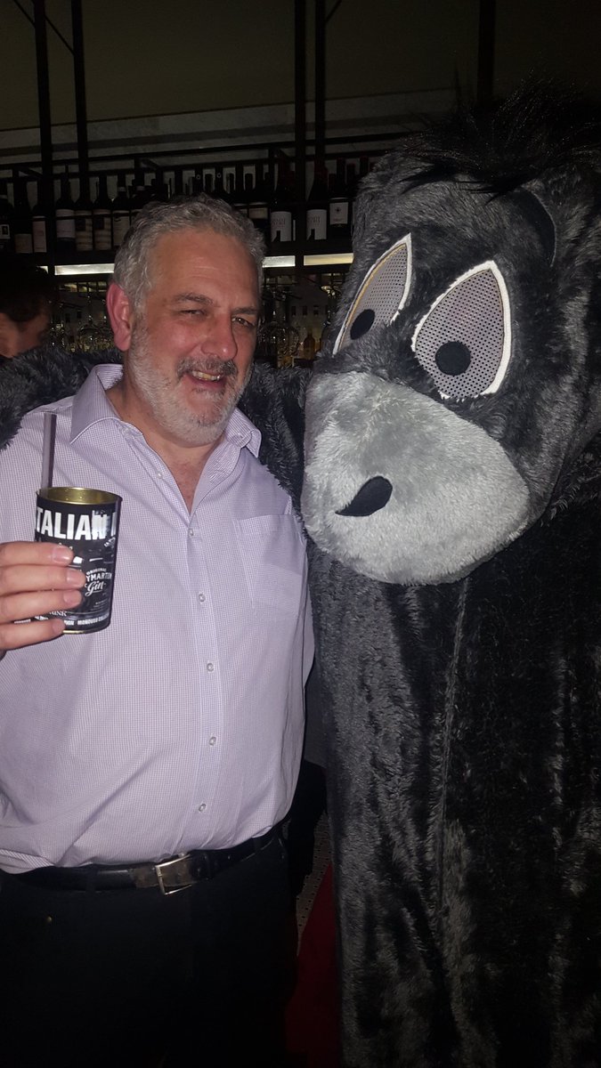 rockettpr's tweet photo. #RockintheMule with Tim @ToziRestaurant #London for launch of #ItalianMule with #RobyMartonGin #Pimento #GINger #MuleLovetheKick #Cocktails #Gin  #Drinks #GingerDrinks https://t.co/dJ1p8VyRE3