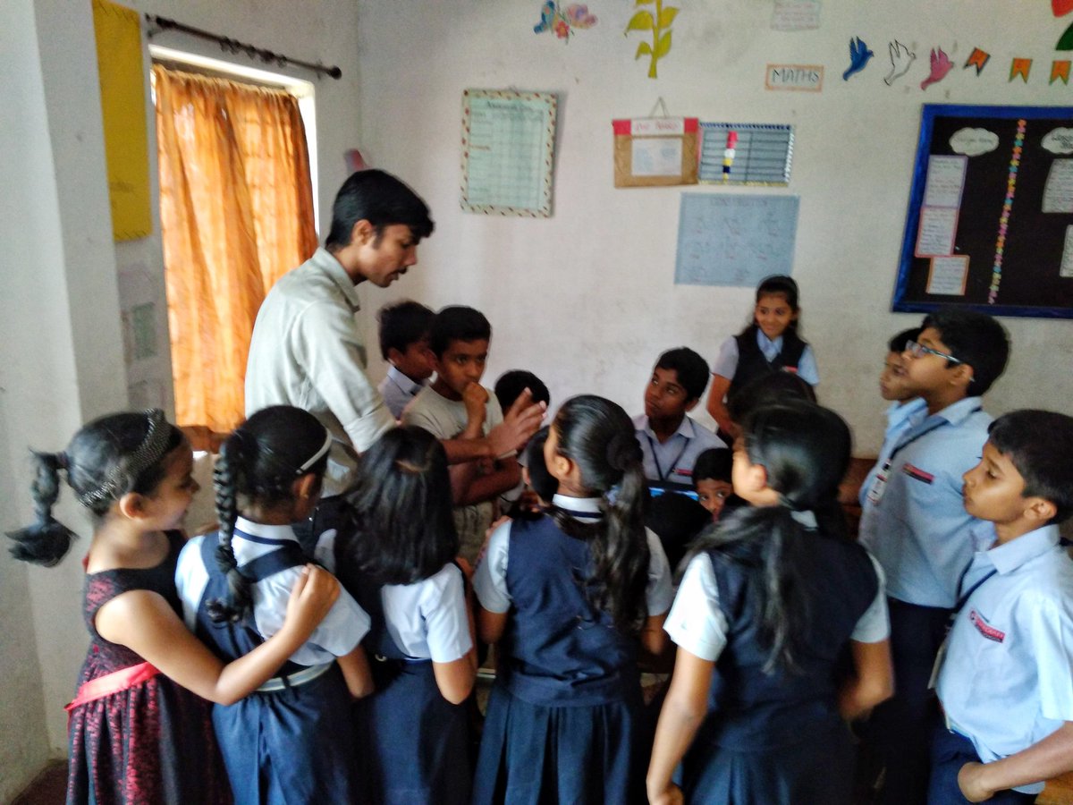 _im_vaisakh's tweet photo. One day Arduino hands on training at Guardian Public School.
@arduino 
#AUGProgram 
#TeamDIY https://t.co/eF2ymFGfrx