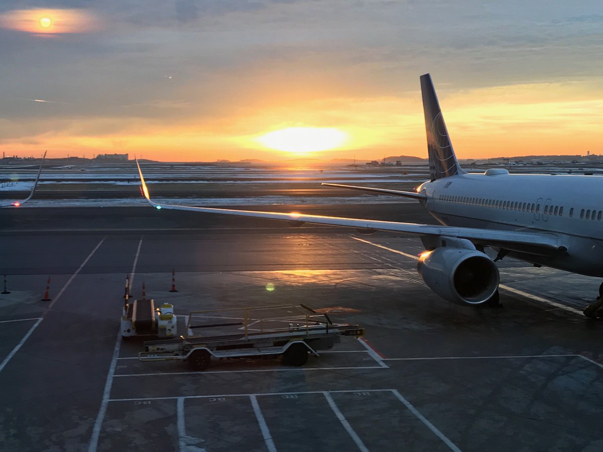 Golfdatatech_EU's tweet photo. Another day. Another airport. On the way to Orlando for the PGA show. https://t.co/HDhsg0bybw