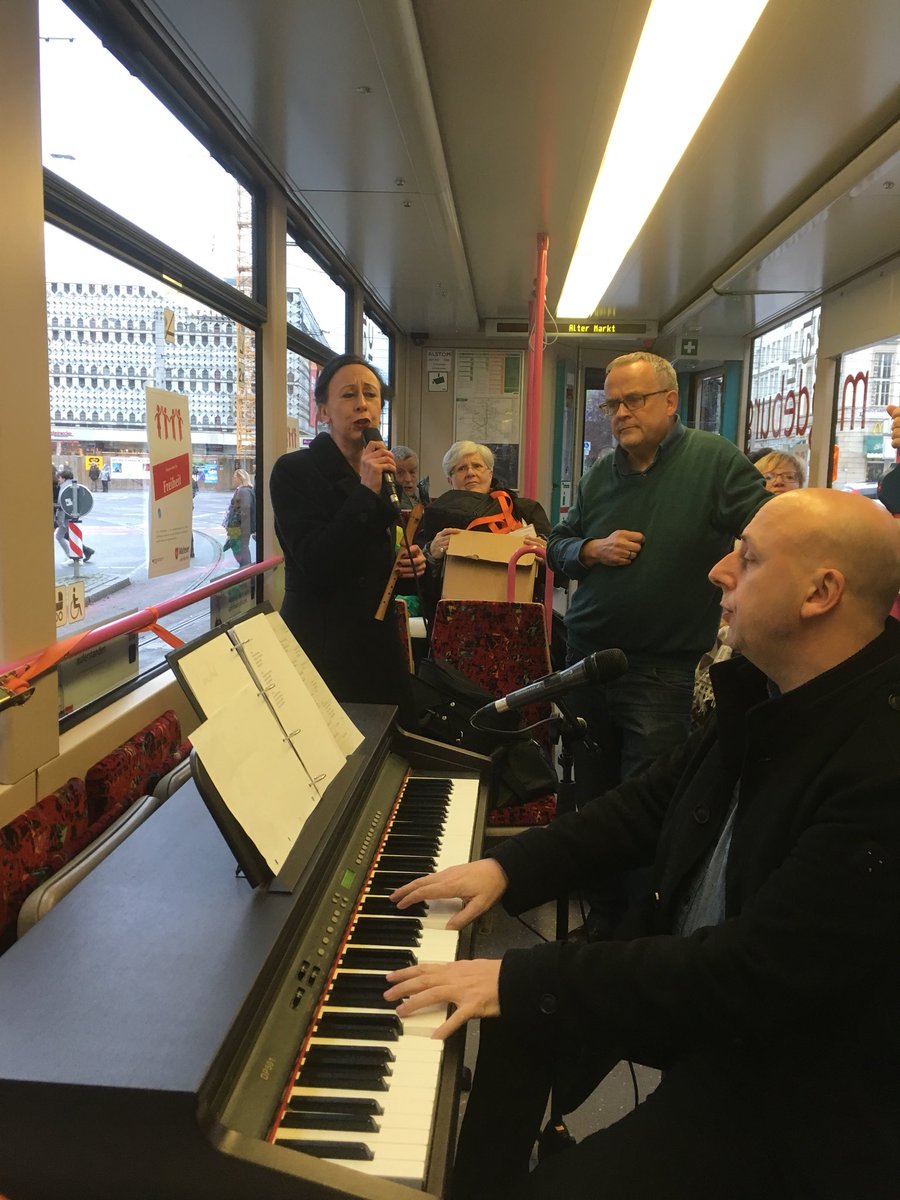 Tolles Programm von #TuTWollner auf der Sonderfahrt in der <a href="/hde_MD/">Initiative hde in MD</a> StrABa der <a href="/mvbnet/">MVB - Magdeburger Verkehrsbetriebe</a>! #KEB <a href="/sachsenanhalt/">Sachsen-Anhalt</a>