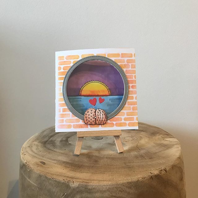 comolohagoDIY's tweet photo. Hugs and sunshine 💕💕💕#scrapbooking #diy #cardmaking #stamping #hugs #love https://t.co/AQJklhy9rC