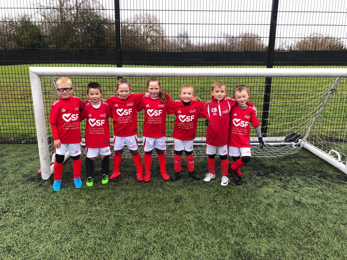 ASC_U7's tweet photo. Good morning of football in the rain for these two sides today ☔️⚽️ #ASCPorto #ASCMadrid 🔴⚪️⚫️ https://t.co/VPJOh3quKC