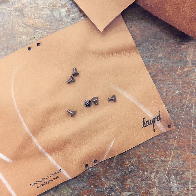 Layrd_Club's tweet image. We're busy making up some of our new upcycled collection in time for @scotlandstradefair 
#leather #handcrafted #madeinbritain #whatsnew #upcycled ift.tt/2FWI43v