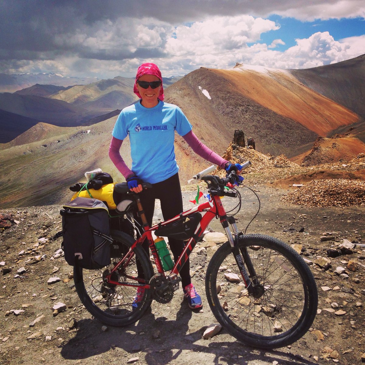 TeamPHBe's tweet photo. The best view comes after the hardest climb.
#phathlete #teamphab #roadtoraam18 #roadtoRAAM2018 #raceacrossamerica2018 #pulmonaryhypertension #letmebeyourlungs https://t.co/JJlulOmFak