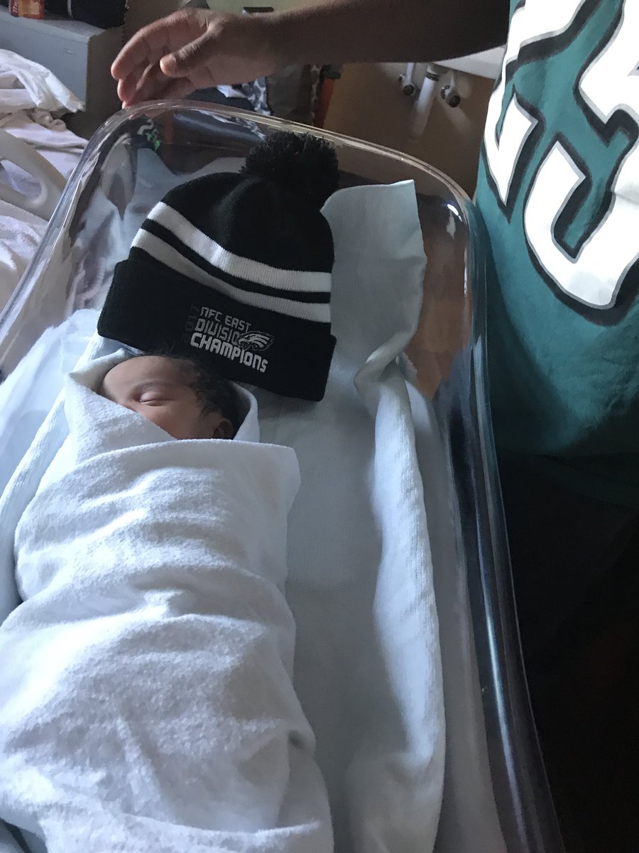 killa_cam86's tweet photo. @Eagles @NBCSPhilly #authenticfanfriday #FLYEAGLESFLY https://t.co/sqr7qkgC44