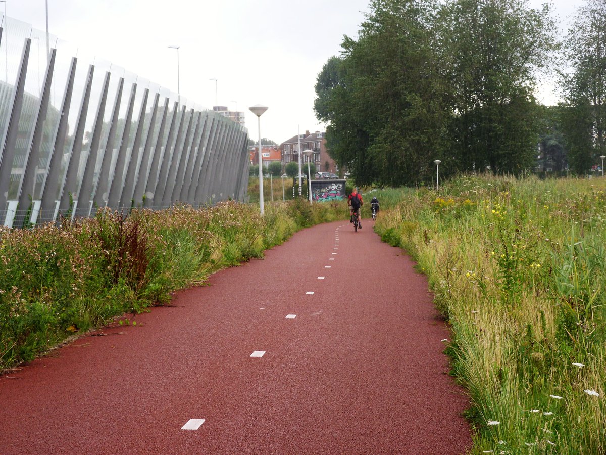 Volgens de fietsersbond scoort het fietsnetwerk #diemen bovengemiddeld en beter dan de omliggende gemeenten.