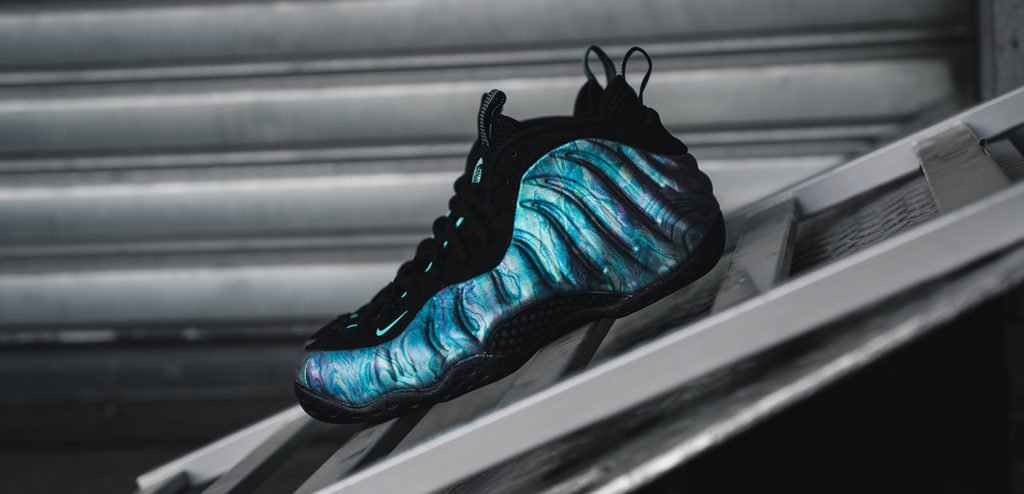 ItsDropSZN's tweet photo. Aurora Green Air Foamposite One drop in a little over an hour! Who needs these? https://t.co/vCUaCeuqlC