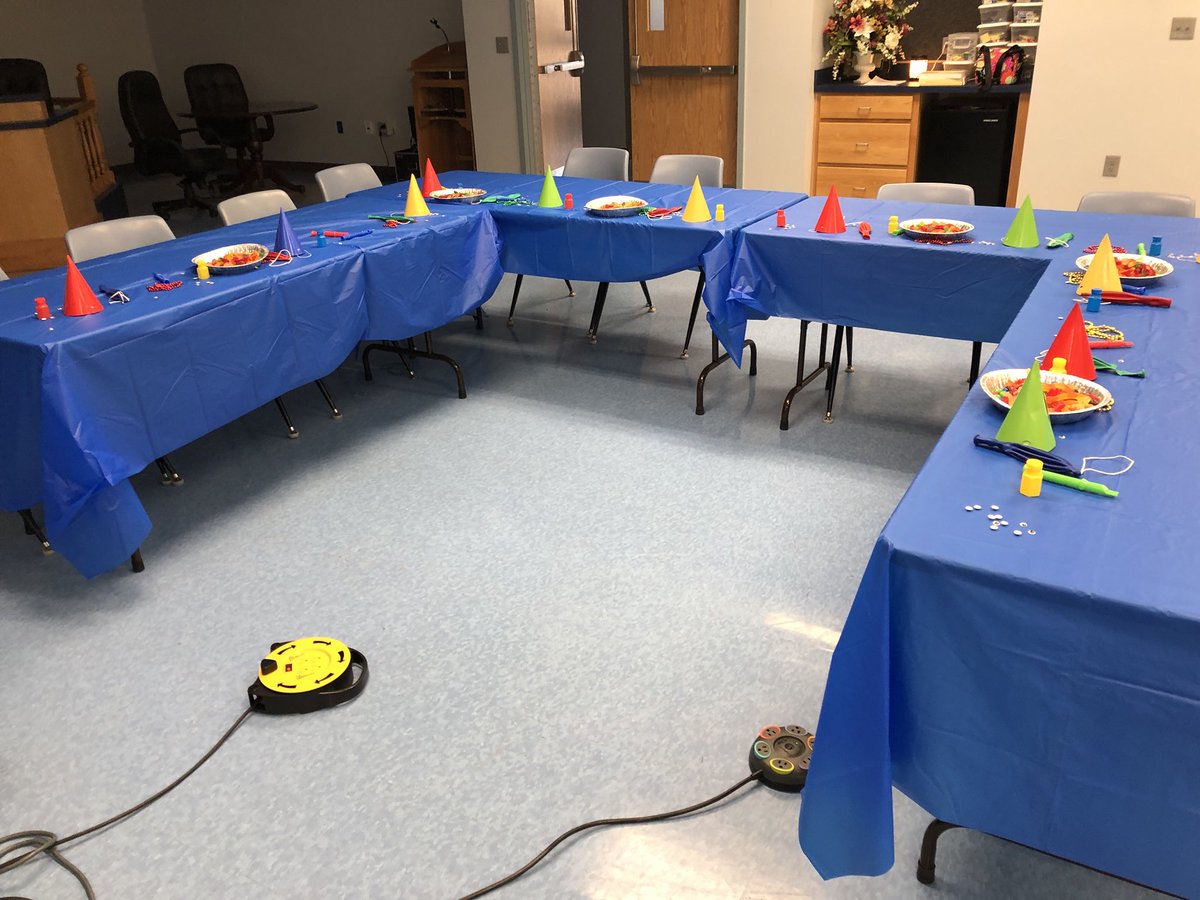 chenault_jamie's tweet photo. The calm before the storm! #level1training #kygodigital #ncsthinkopen @nelsonkytech https://t.co/w3XI7NZhfO