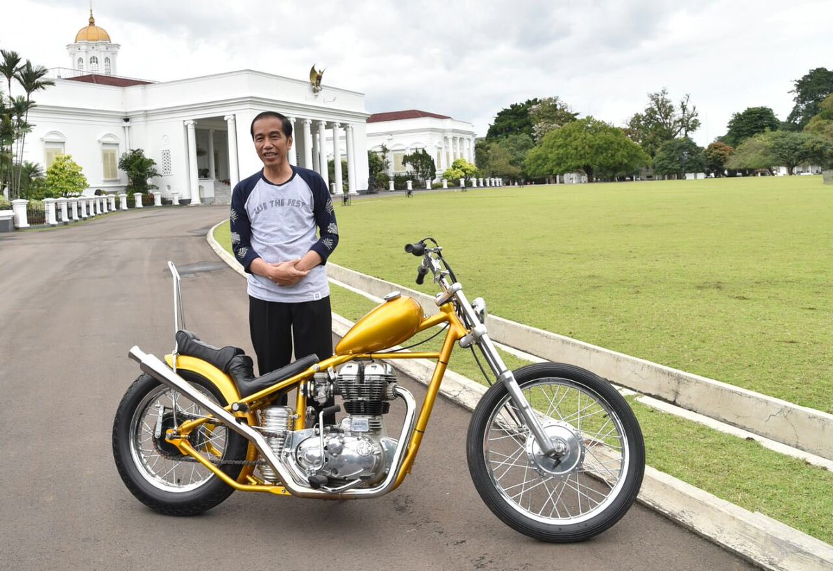 Saya baru saja membeli motor hasil modifikasi Chopperland dari bengkel 'Elders Garage'. Kita menghargai kreasi anak negeri agar mereka terus terpacu berkarya, sehingga suatu saat kita punya produk asli Indonesia yg bisa kita banggakan -Jkw