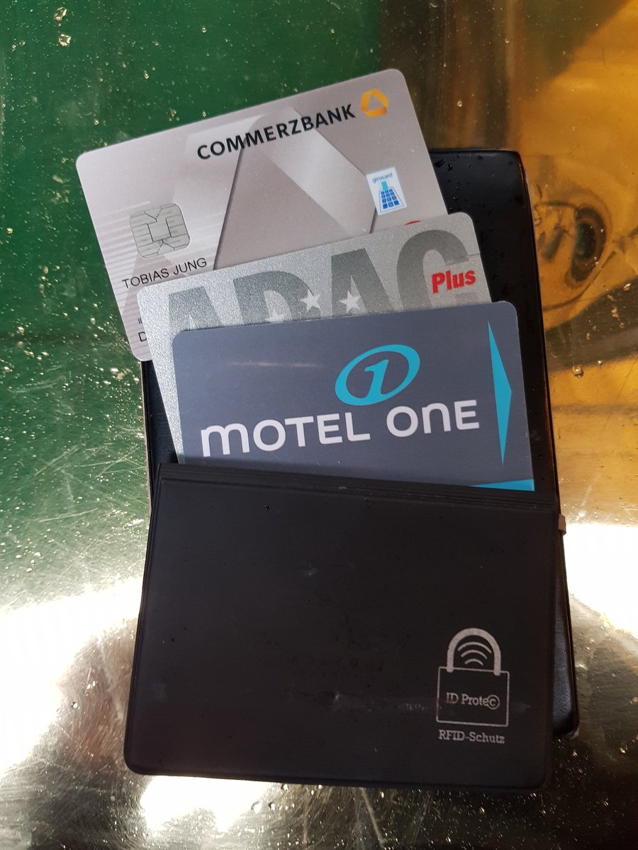MPSBoroughBank's tweet photo. Tobias Jung, have you lost your wallet? Found in Stoney Street Borough Market this afternoon, it's in the security office in the market, speak to Market Security Staff #BoroughMarket #LoveBorough @se1 https://t.co/zFSwVQrQBg
