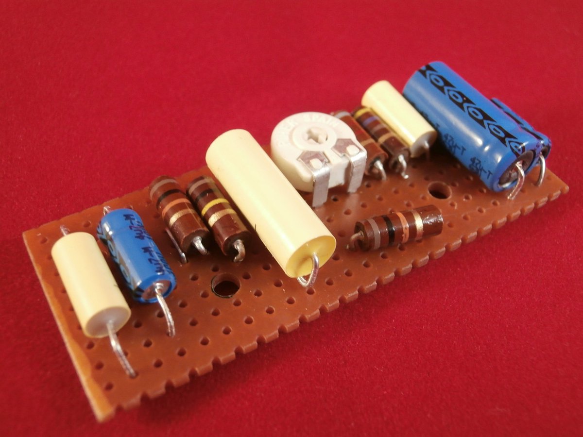 BrantoneFX's tweet photo. Freshly made Tonemaster circuits all ready for mounting transistors. Neat and tidy like it should be! https://t.co/0SLGVv1fyc