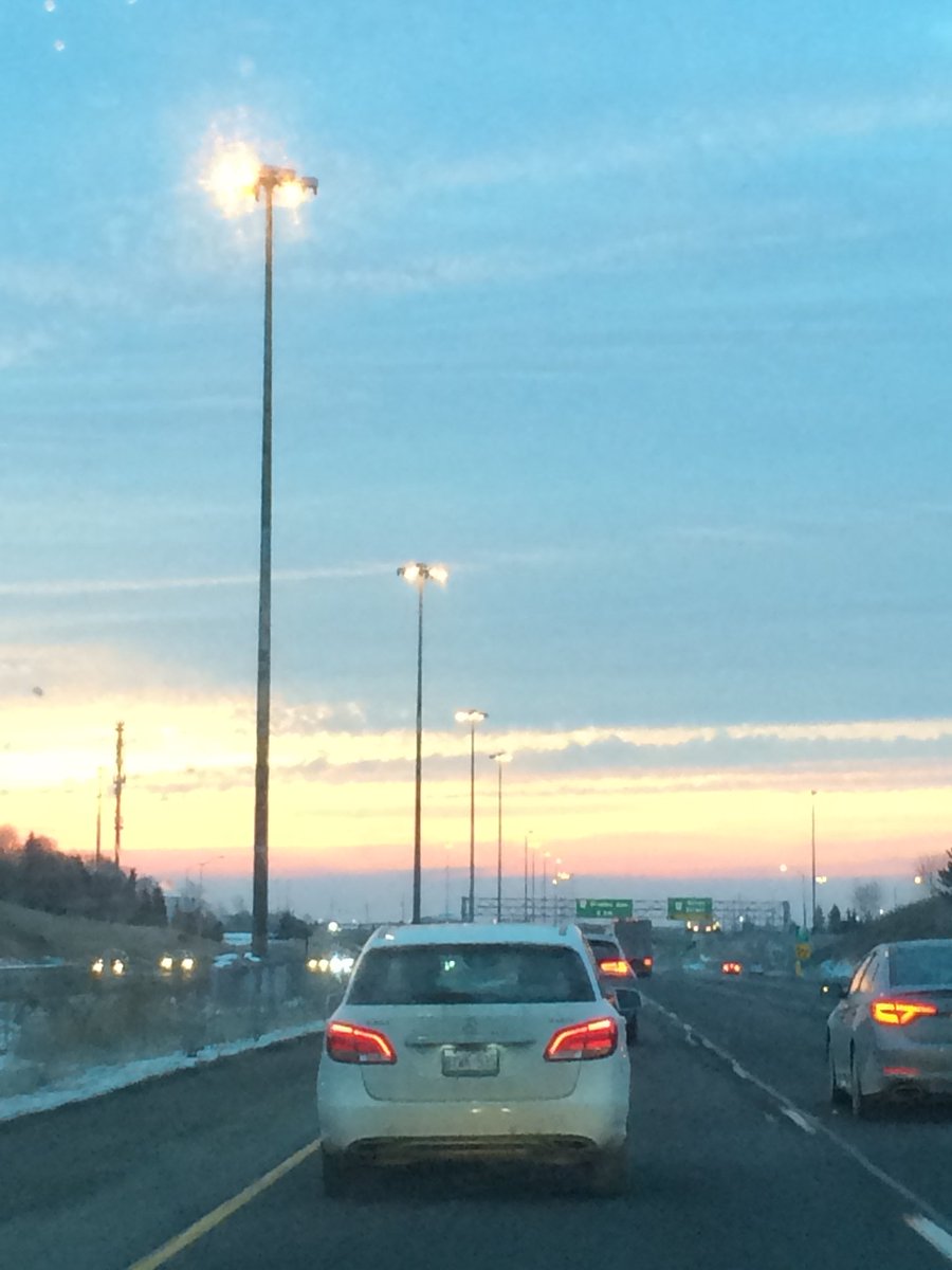 TigersPeeweeB's tweet photo. Sun is up and Tigers are on the toad to Orillia for their final regular season game. #hockeyislife #morninggames #gotigers https://t.co/kFo2DgH322