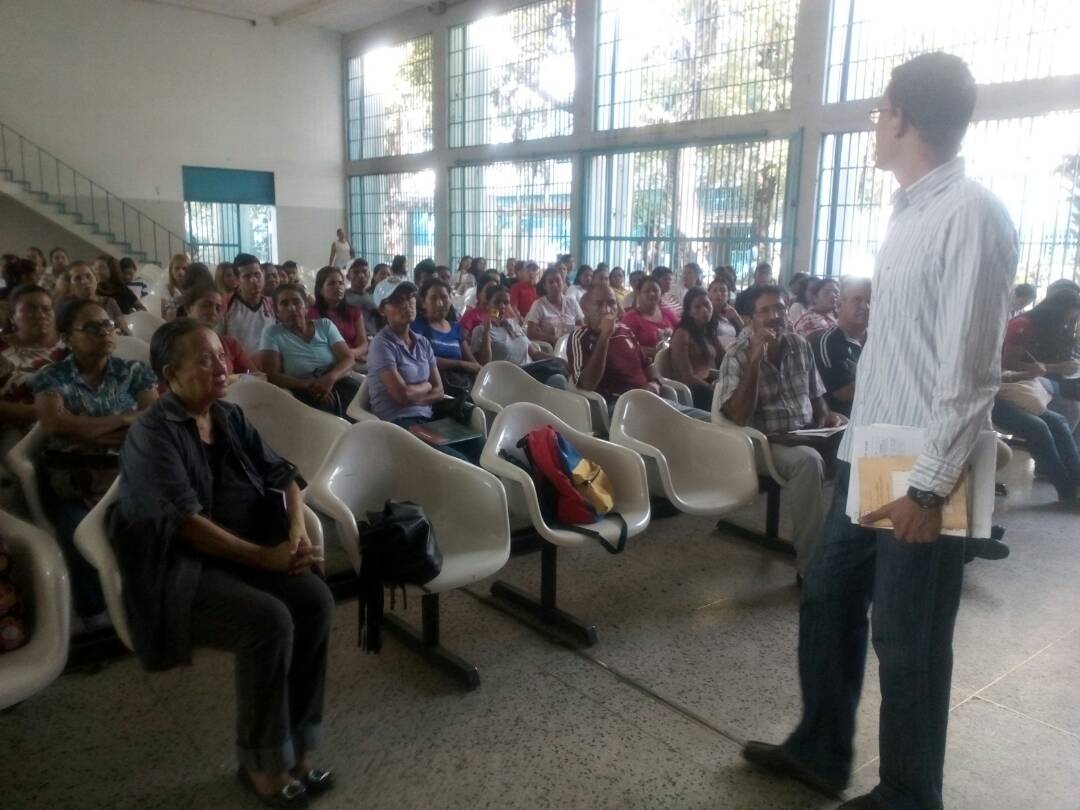 wilivaldoGoyo's tweet photo. #Portuguesa Circuitos Educativos activos en el debate y construcción del #PlanDeLaPatriaBuena @JauaMiranda @RosangelaOrozco @eugeniapinero @Nancyor7 @8VA_ESTRELLA_ZE @fttselara @rafaelcalles https://t.co/l7EqarWfue