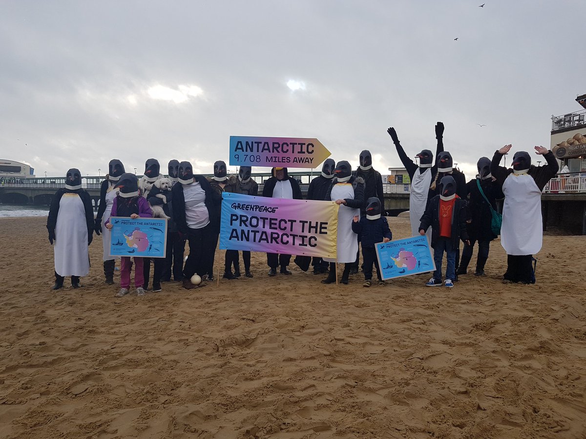 Bournemouth_GP's tweet photo. Lots of happy feet in Bournemouth Beach for Penguin Awareness Day! @GreenpeaceUK  #ProtectAntarctic https://t.co/69IfokGBS0