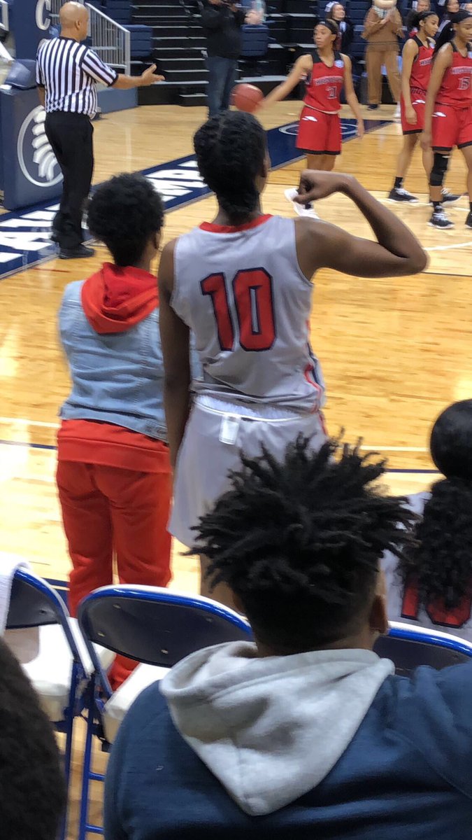 Millllerrrrr's tweet photo. GameeeeDayyy😊
#RipMyPops💙 https://t.co/aL9EabUYBt