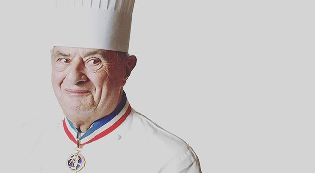 Classique ou moderne,
Il n’y a qu’une seule cuisine...
LA BONNE!
Merci monsieur Paul.