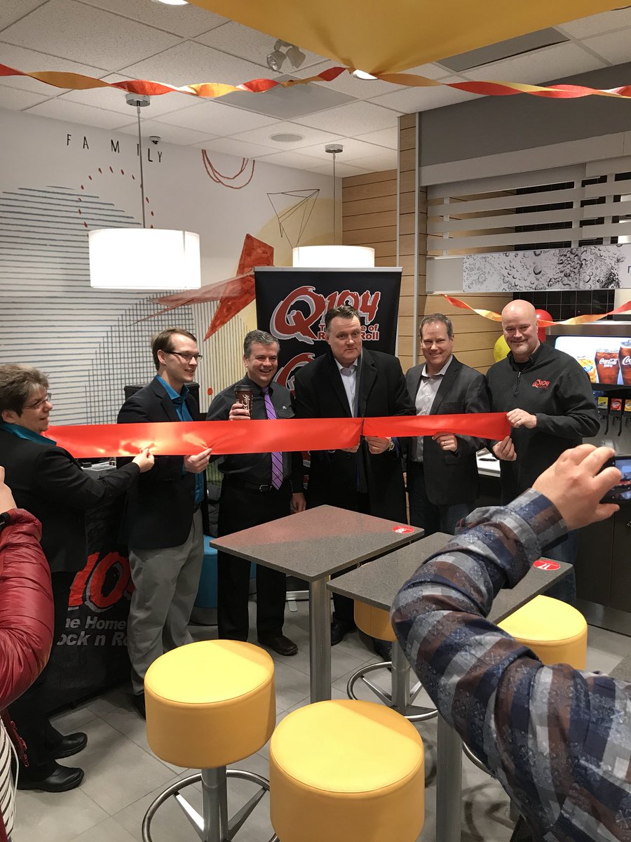 DarrenFisherNS's tweet image. Happy to assist @MikeSavageHFX and @SamAustinD5 in the grand opening festivities at the new @McDonaldsCanada in #woodside #dartmouth #bobbymac @Q104Halifax