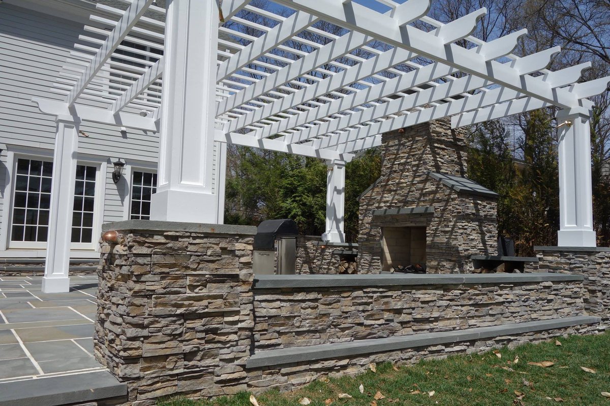 PrimeBuilds's tweet image. Continued..... This one has it all.  Bluestone patio, steps, sitting walls, piers, built-in kitchen, bar, gas start w wood burn fireplace, custom pergola. Fully done by @PrimeBuilds #PrimeConstruction #PrimeBuilds #PrimeConstructionRemodeling #ExcellenceIsAHabit #ThisIsOurWork