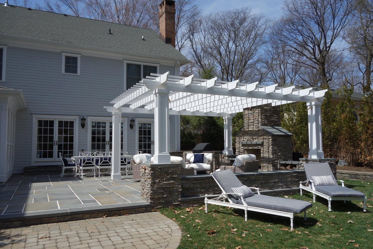 PrimeBuilds's tweet image. This one has it all.  Bluestone patio, steps, sitting walls, piers, built-in kitchen, bar, gas start w wood burn fireplace, custom pergola. Fully done by @PrimeBuilds #PrimeConstruction #PrimeBuilds #PrimeConstructionRemodeling #ExcellenceIsAHabit #ThisIsOurWork