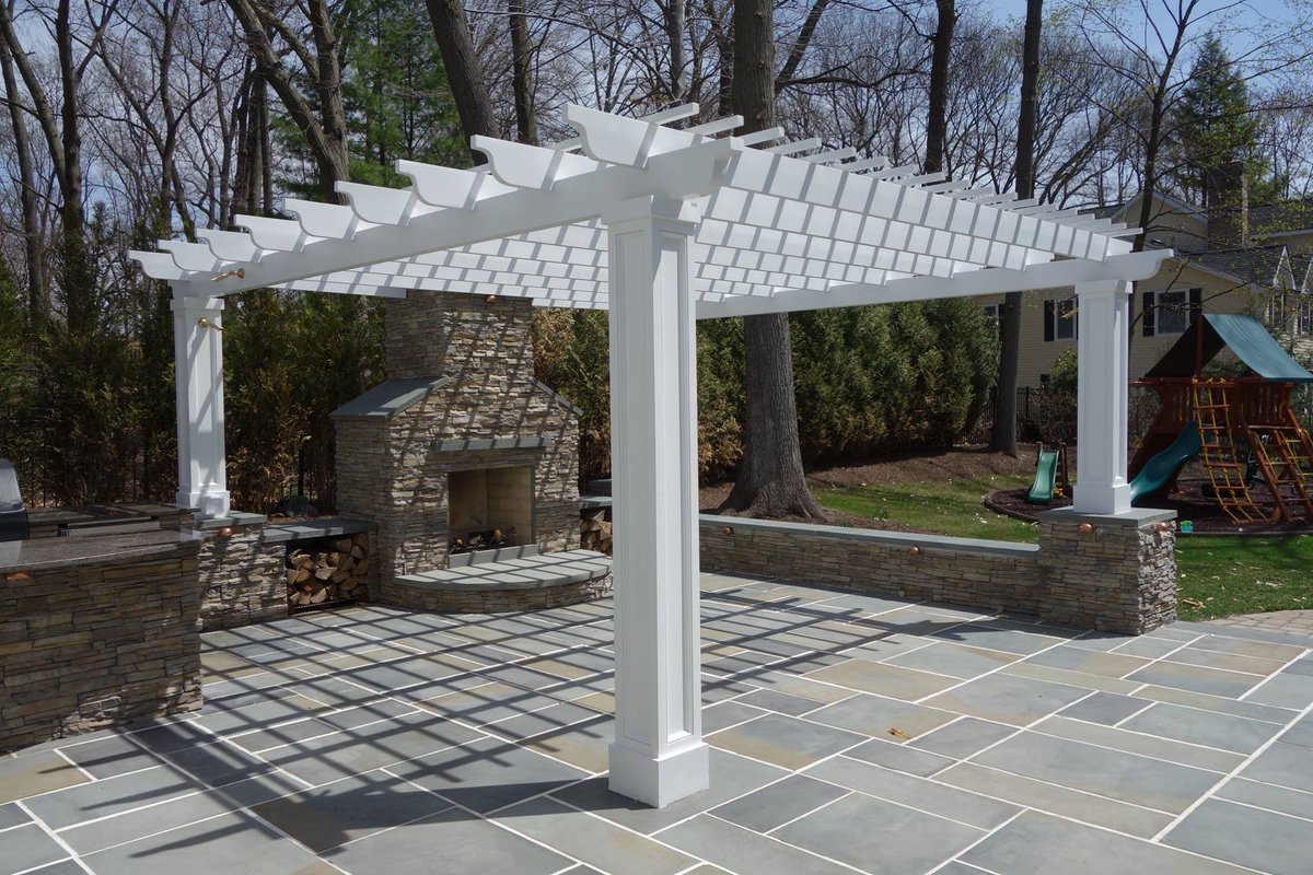 PrimeBuilds's tweet image. This one has it all.  Bluestone patio, steps, sitting walls, piers, built-in kitchen, bar, gas start w wood burn fireplace, custom pergola. Fully done by @PrimeBuilds #PrimeConstruction #PrimeBuilds #PrimeConstructionRemodeling #ExcellenceIsAHabit #ThisIsOurWork