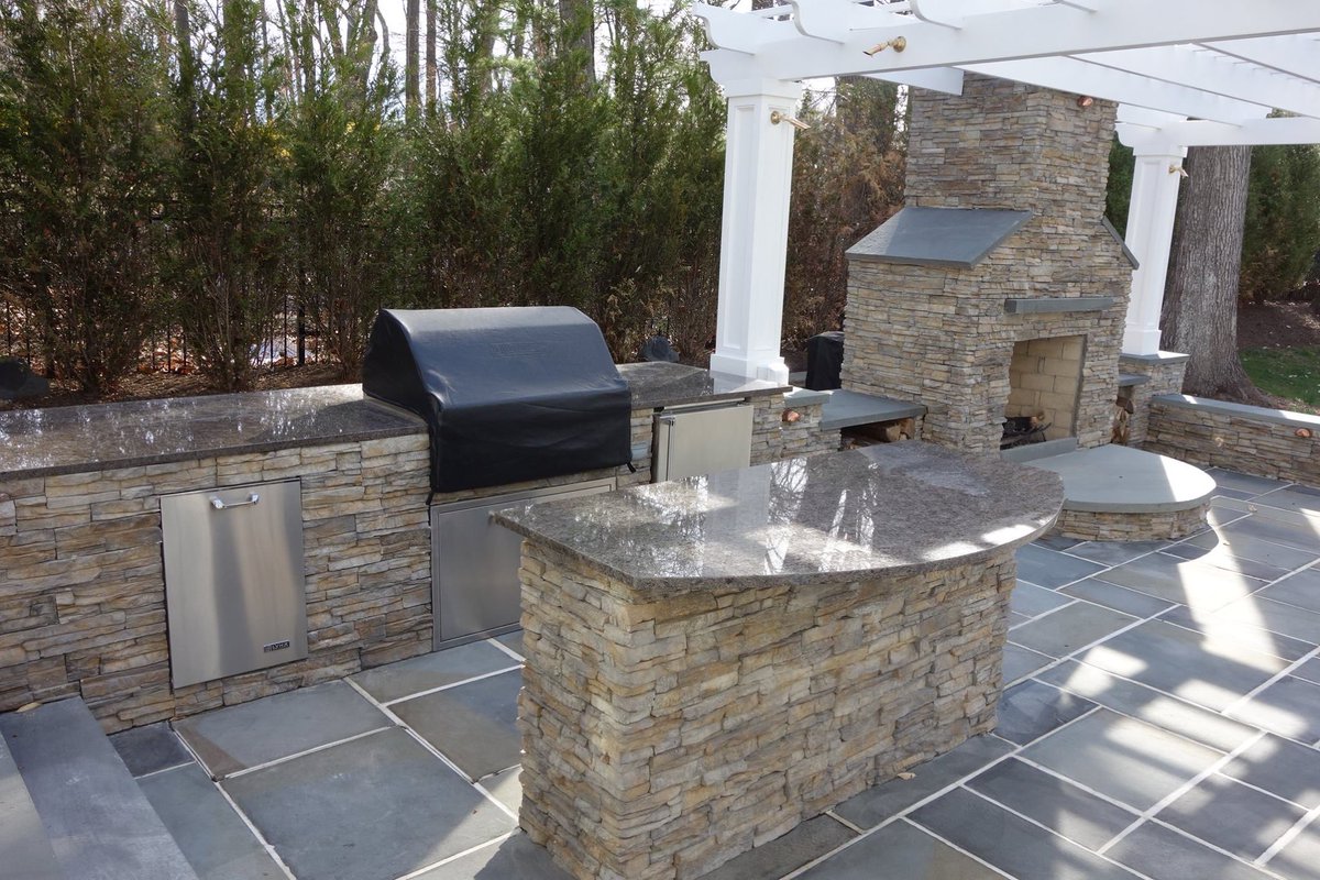 PrimeBuilds's tweet image. This one has it all.  Bluestone patio, steps, sitting walls, piers, built-in kitchen, bar, gas start w wood burn fireplace, custom pergola. Fully done by @PrimeBuilds #PrimeConstruction #PrimeBuilds #PrimeConstructionRemodeling #ExcellenceIsAHabit #ThisIsOurWork