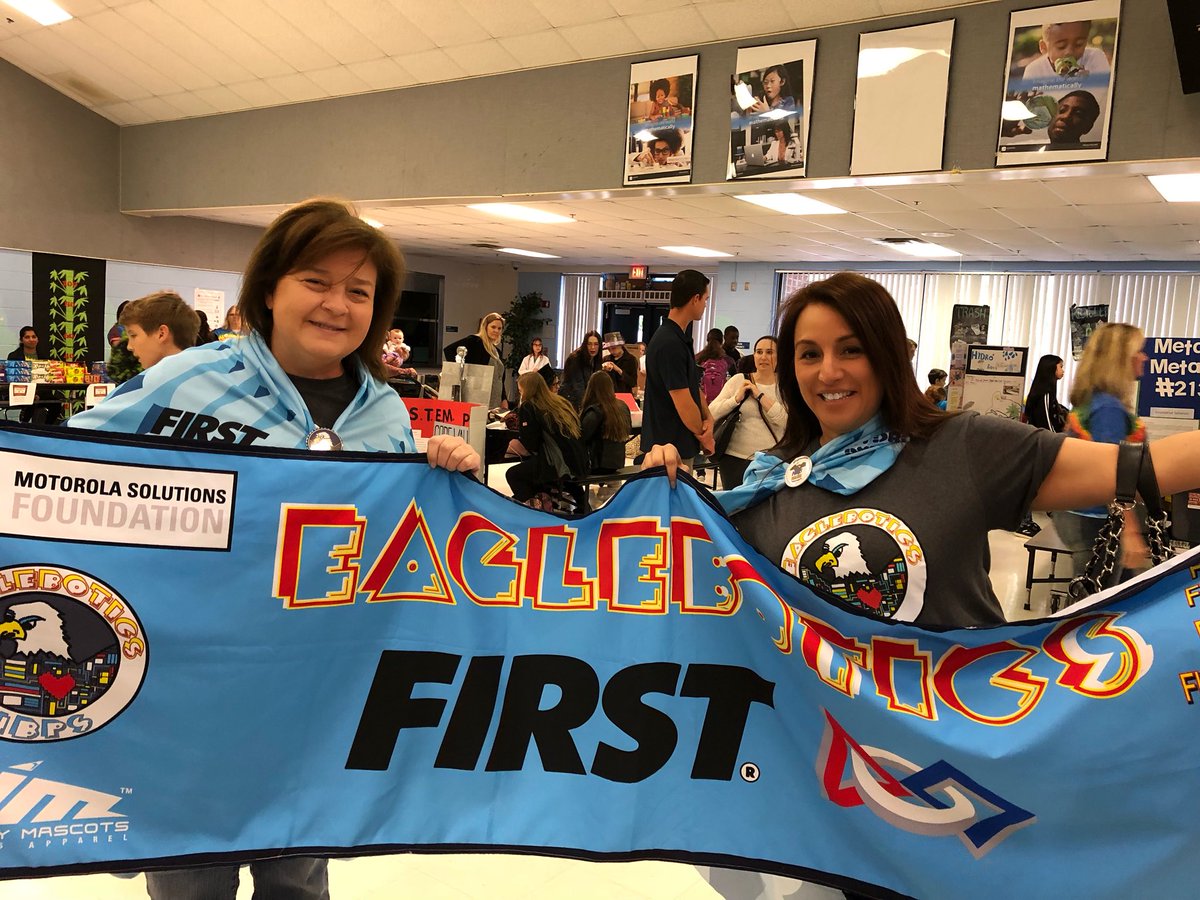 moodyshar's tweet photo. cheering on our eaglebotics team #fll #nbcot @nbpeagles I never miss an opportunity to wear a cape!!! #LPALove https://t.co/xaHFeJEzKO