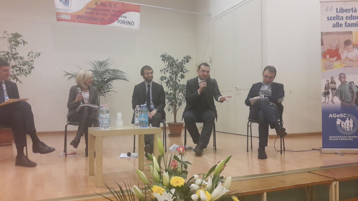 VolToCsv's tweet photo. L'intervento del Presidente @SilvioMagliano alla tavola rotonda del Consiglio Nazionale dell'#Agesc: "Un paese che, come il nostro, non ha particolari ricchezze nel proprio sottosuolo deve valorizzare, con una scuola di livello, il proprio capitale umano". https://t.co/J9MfhQ7OHO