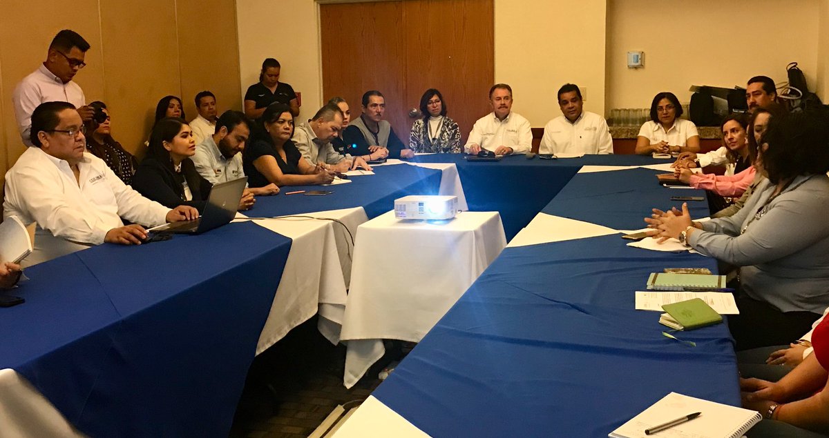 jrbarbosamzo's tweet photo. Reunión de trabajo del SNE Colima con sectores productivos @1campa @STPS_mx @Dario_RamirezM @STPS_UDFT https://t.co/xu7wPTU65c
