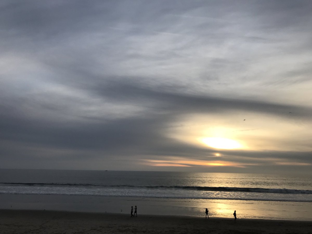 kelovanity's tweet photo. Goodbye #LosAngeles! You’ve been really great! Leaving with a deep heart full of gratitude. Thankful for the #FirstOfManyFirsts 💪🏻 https://t.co/VRWnlAyDMX