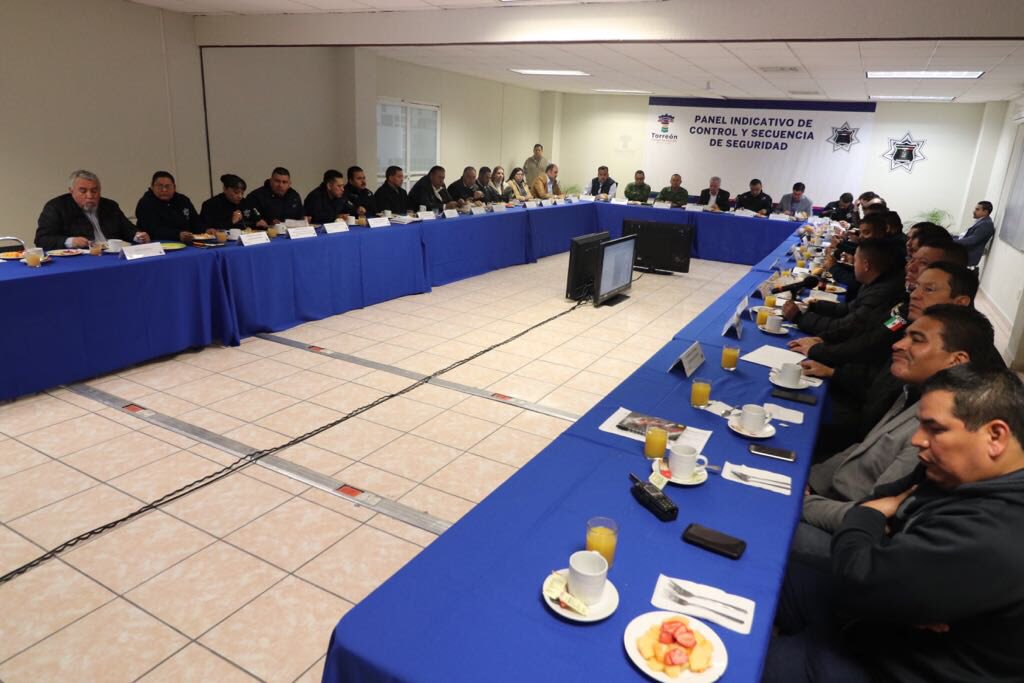 JZERMENOI's tweet photo. Iniciamos tercer Panel Indicativo de Control y Secuencia de Seguridad en la Dirección de Seguridad Publica Municipal. @PoliciaTorreon 
#TorreónCiudadEnEquipo https://t.co/arV1NW0VLZ