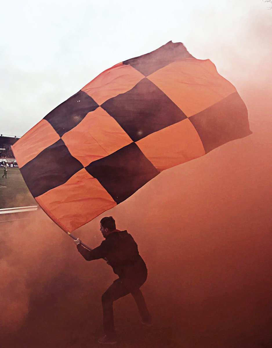 thenorth1939's tweet photo. #KWN1939 #trespuntos #awaydays #oranjezwart #pyroisnotacrime #forzakattuk https://t.co/55YFUIGIGU